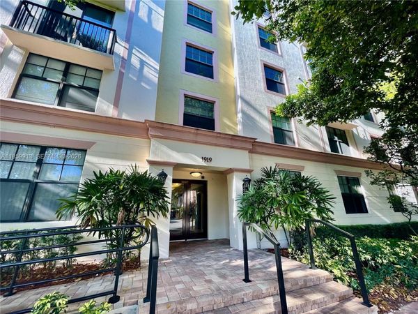1919 Van Buren St, Unit 818A, Hollywood, FL 33020