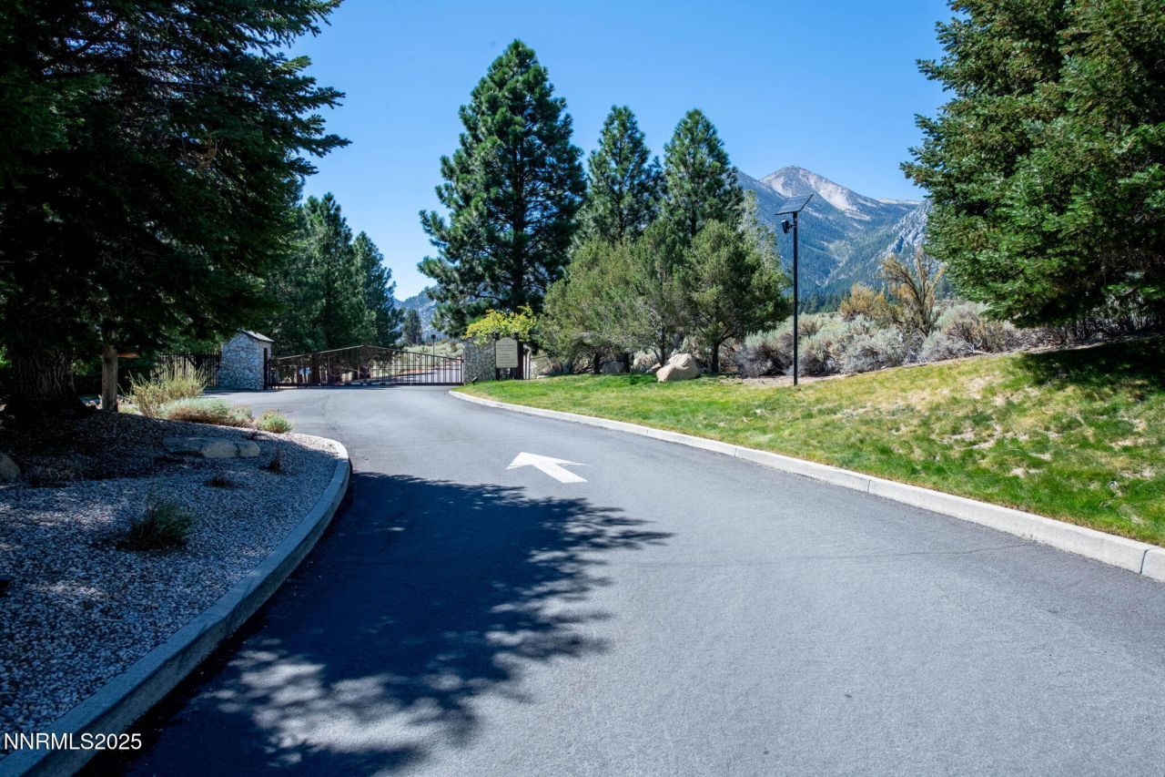 880 Stutler Creek Court, Gardnerville, NV 89460 Photo