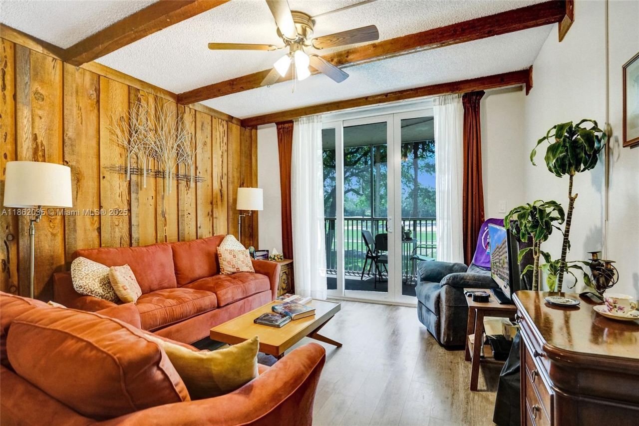 250 Jacaranda Dr, Unit 206, Plantation, FL 33324 Photo