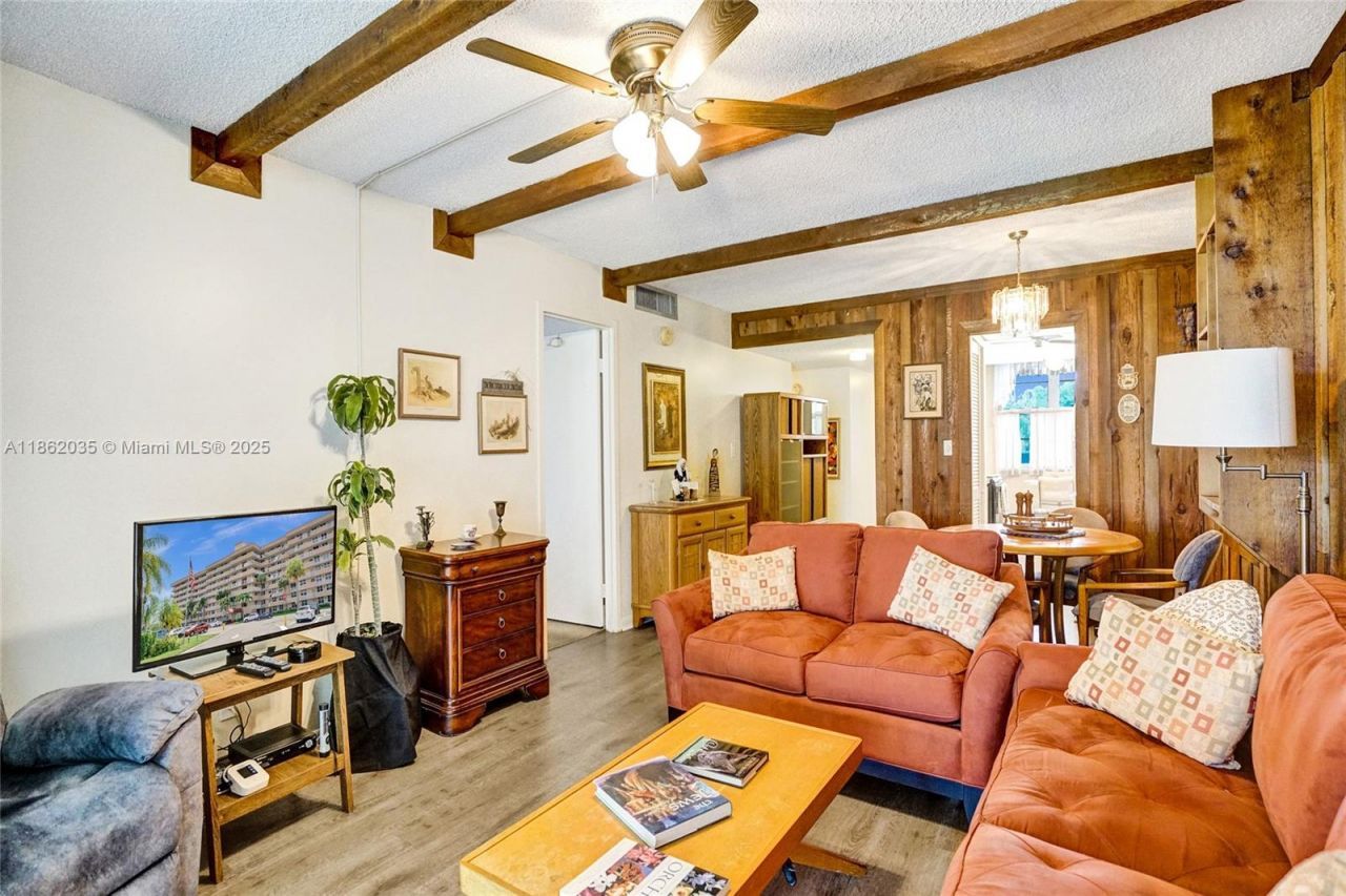 250 Jacaranda Dr, Unit 206, Plantation, FL 33324 Photo