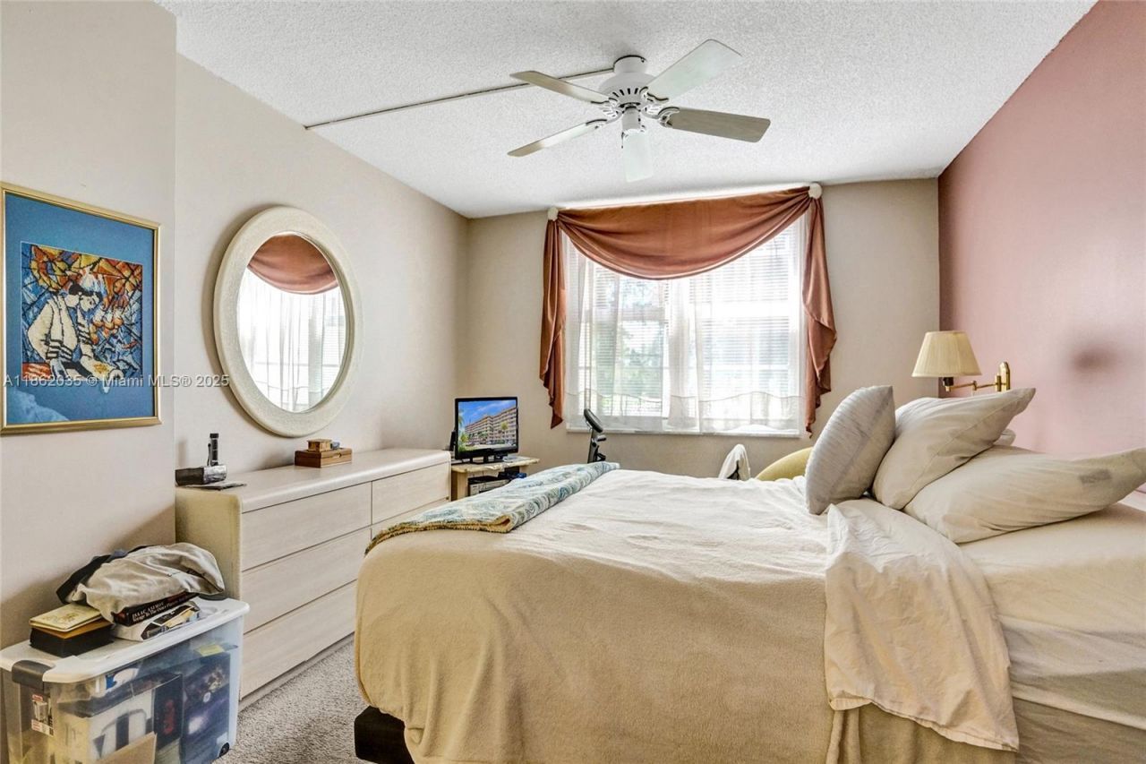 250 Jacaranda Dr, Unit 206, Plantation, FL 33324 Photo