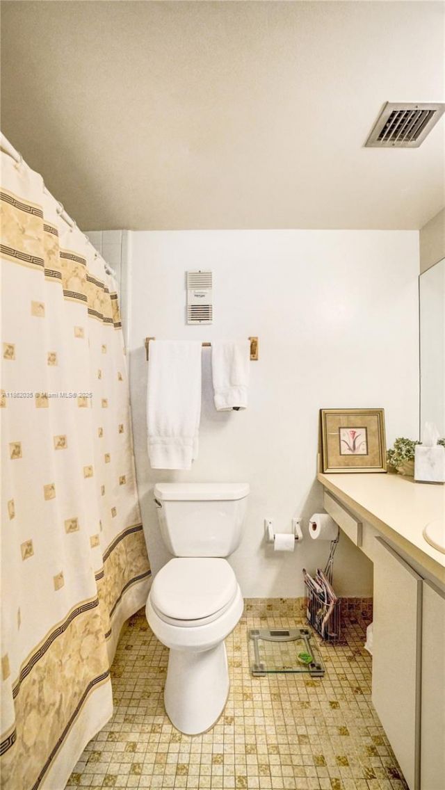 250 Jacaranda Dr, Unit 206, Plantation, FL 33324 Photo