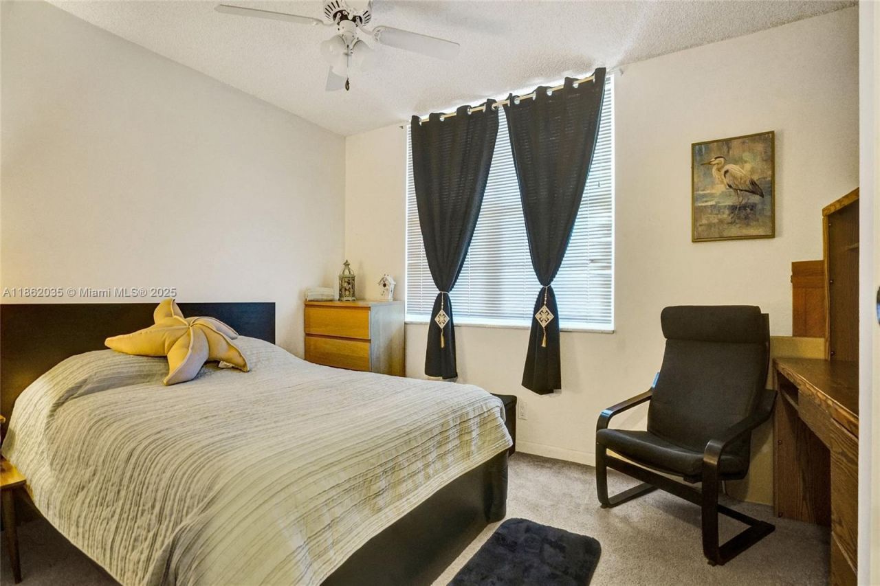 250 Jacaranda Dr, Unit 206, Plantation, FL 33324 Photo