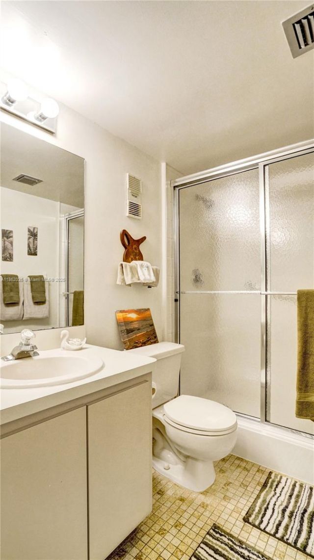 250 Jacaranda Dr, Unit 206, Plantation, FL 33324 Photo