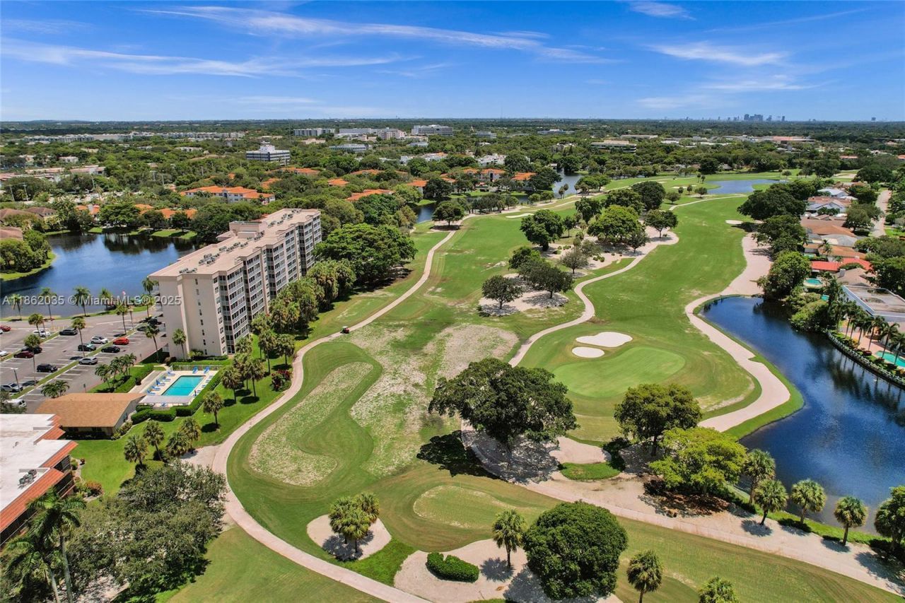 250 Jacaranda Dr, Unit 206, Plantation, FL 33324 Photo