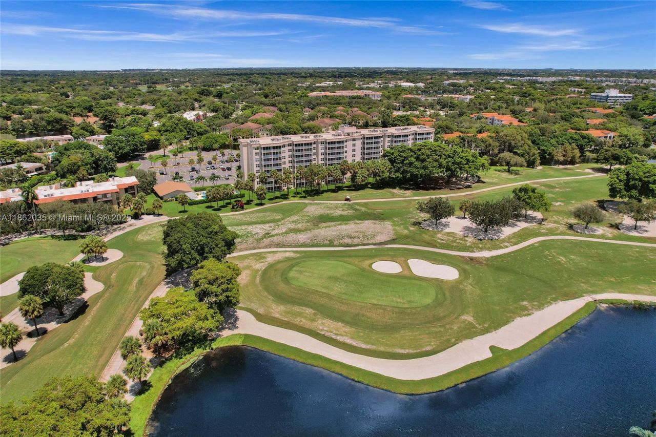 250 Jacaranda Dr, Unit 206, Plantation, FL 33324 Photo