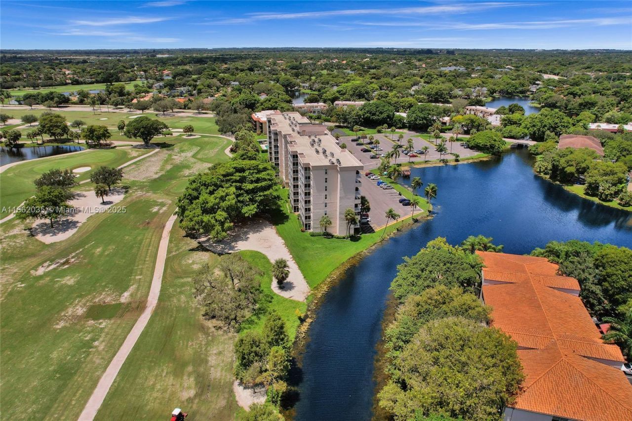 250 Jacaranda Dr, Unit 206, Plantation, FL 33324 Photo