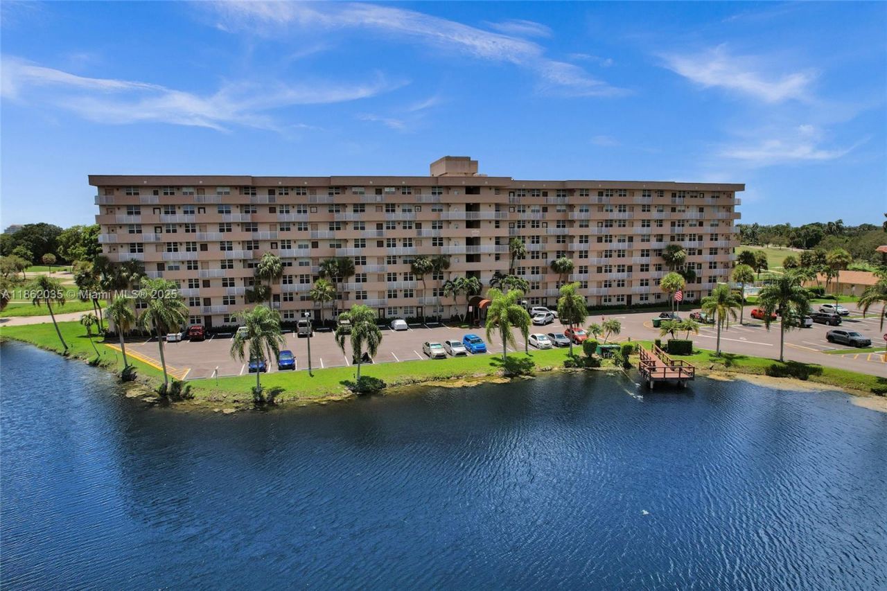 250 Jacaranda Dr, Unit 206, Plantation, FL 33324 Photo
