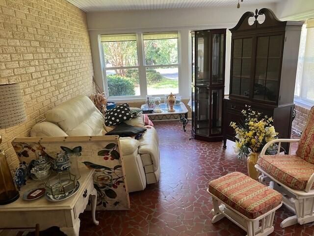 2260 Middleton Street Photo 13