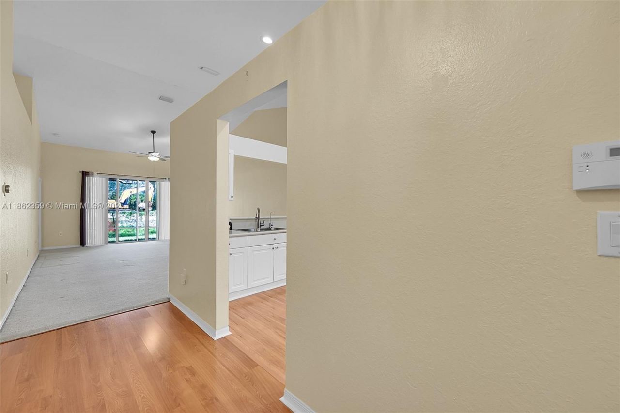 7401 S Aragon Blvd, Unit 5, Sunrise, FL 33313 Photo