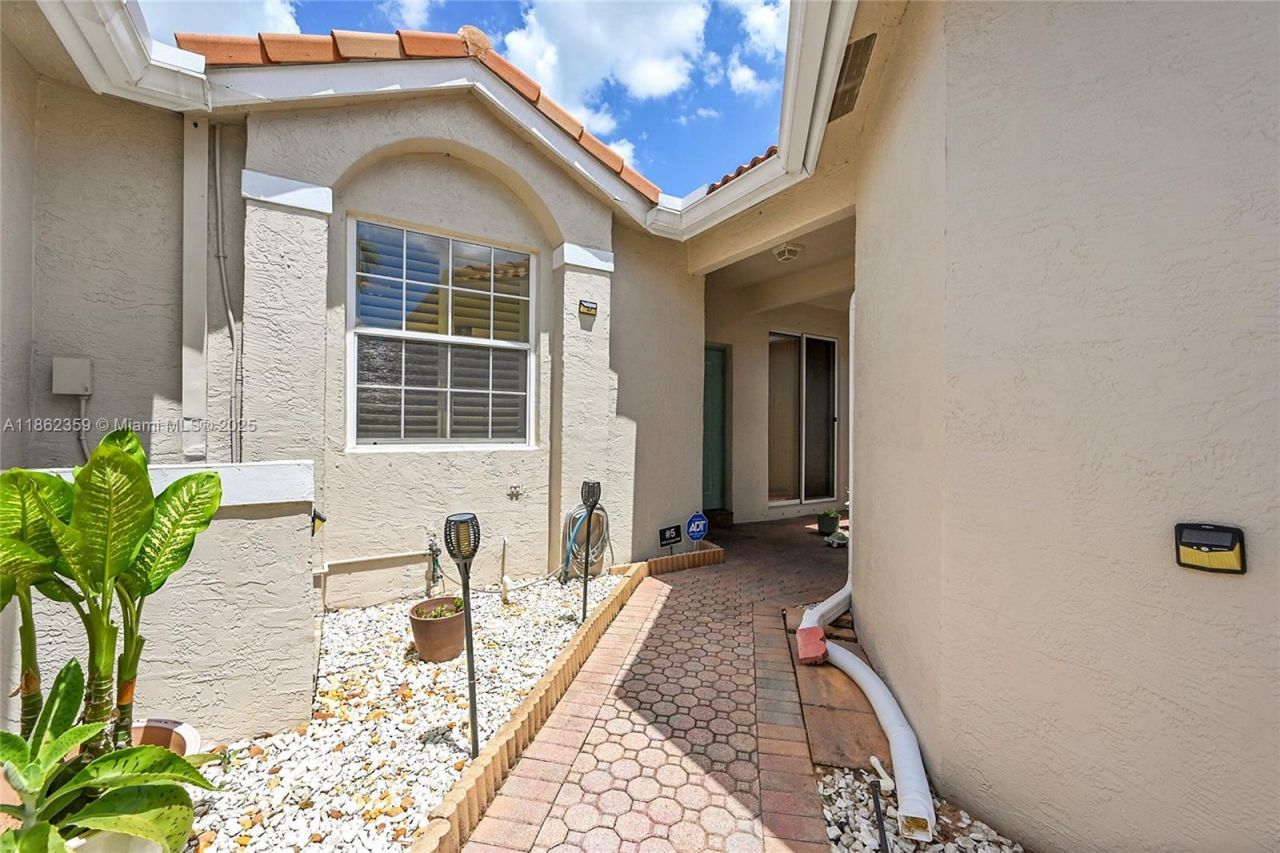 7401 S Aragon Blvd, Unit 5, Sunrise, FL 33313 Photo