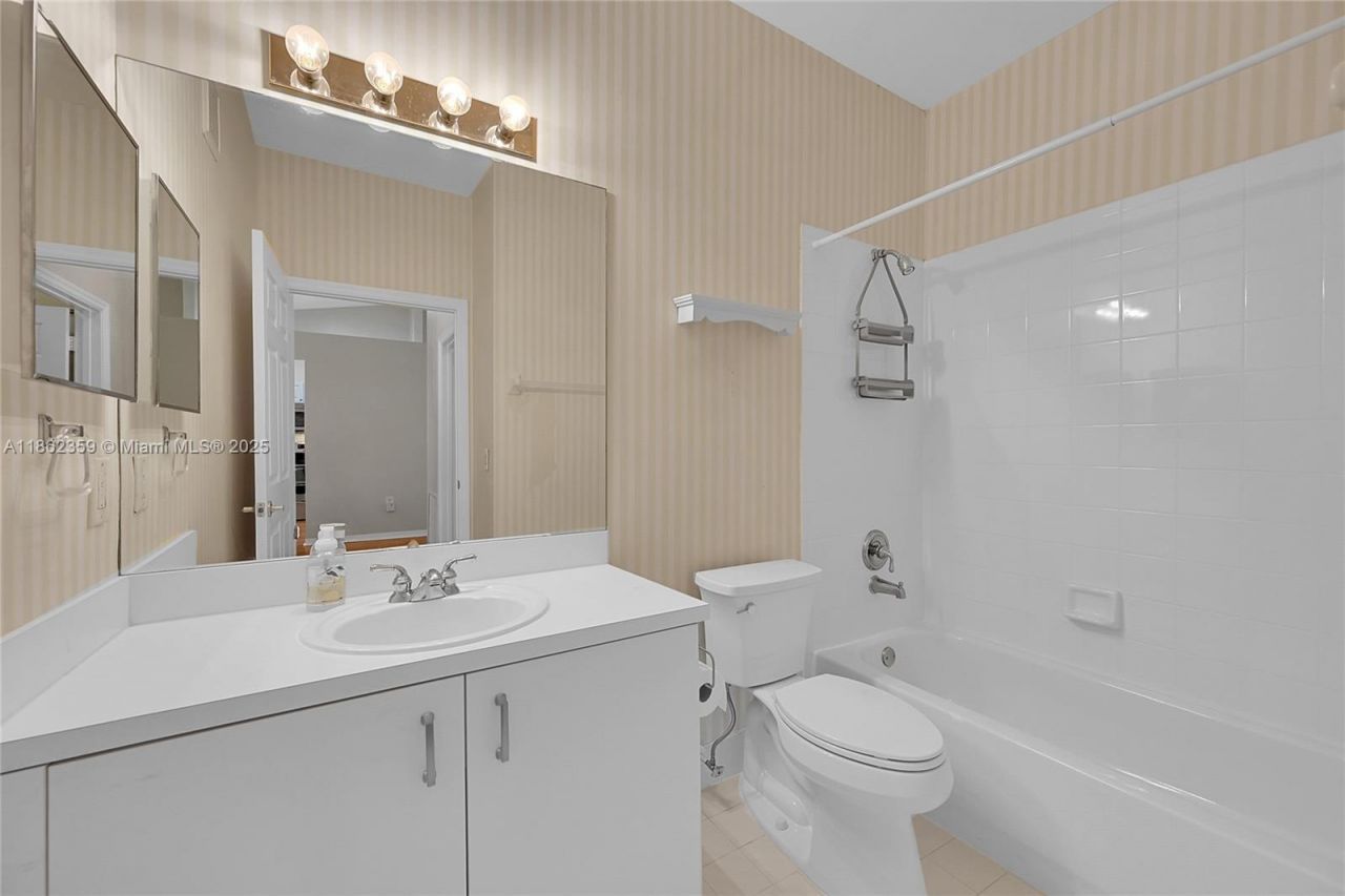 7401 S Aragon Blvd, Unit 5, Sunrise, FL 33313 Photo