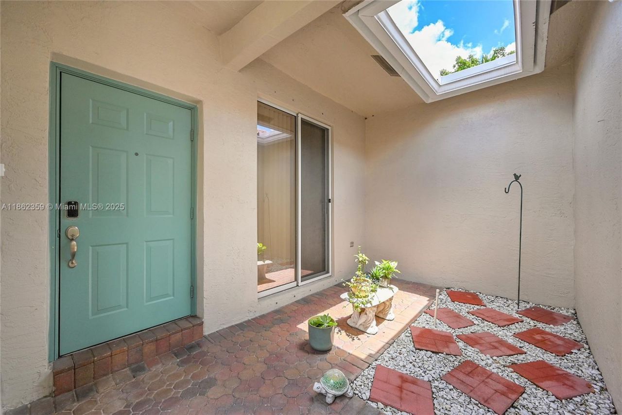 7401 S Aragon Blvd, Unit 5, Sunrise, FL 33313 Photo