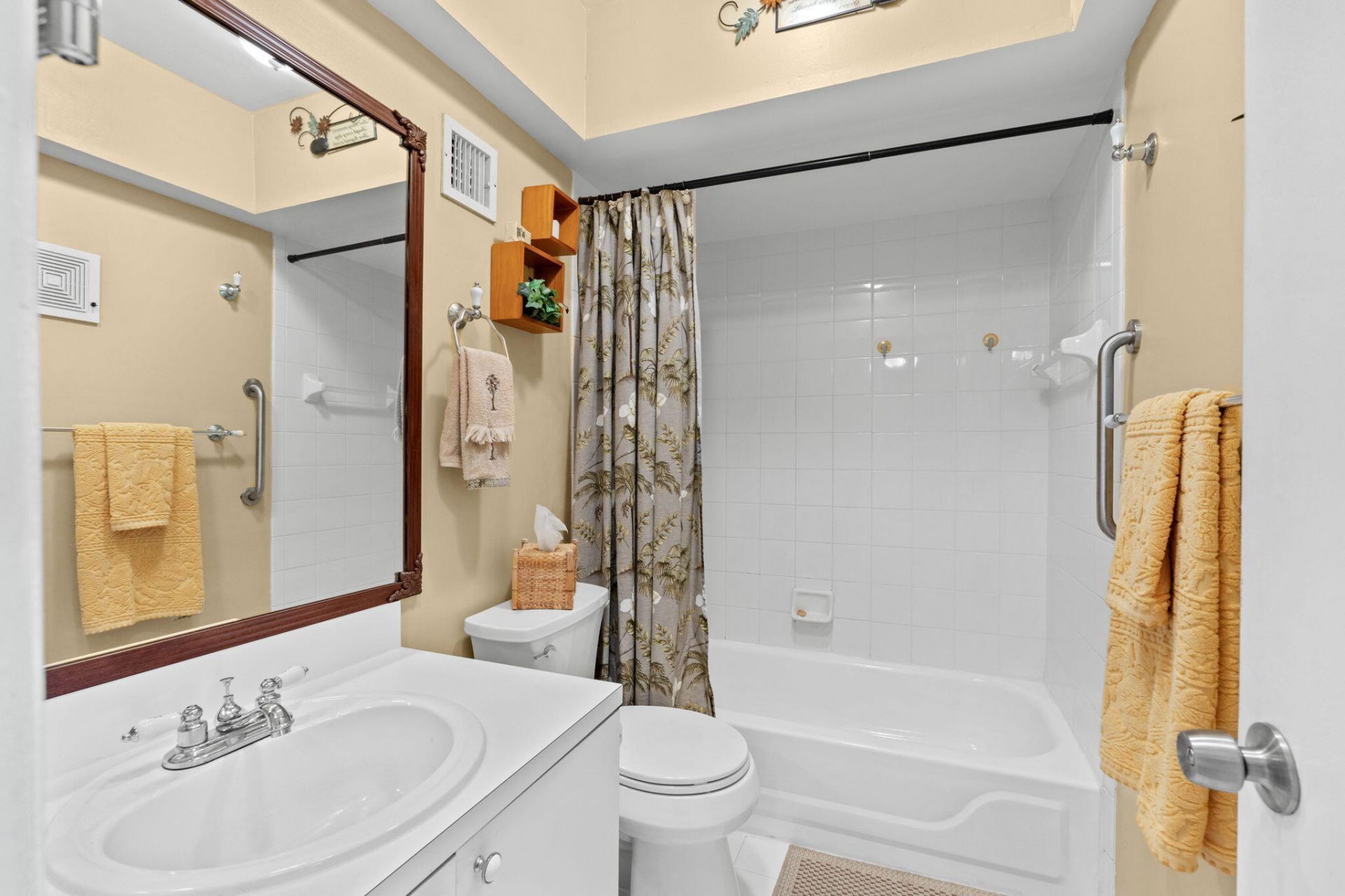 309 Circle 202 Drive S, Unit 202, Boynton Beach, FL 33435 Photo