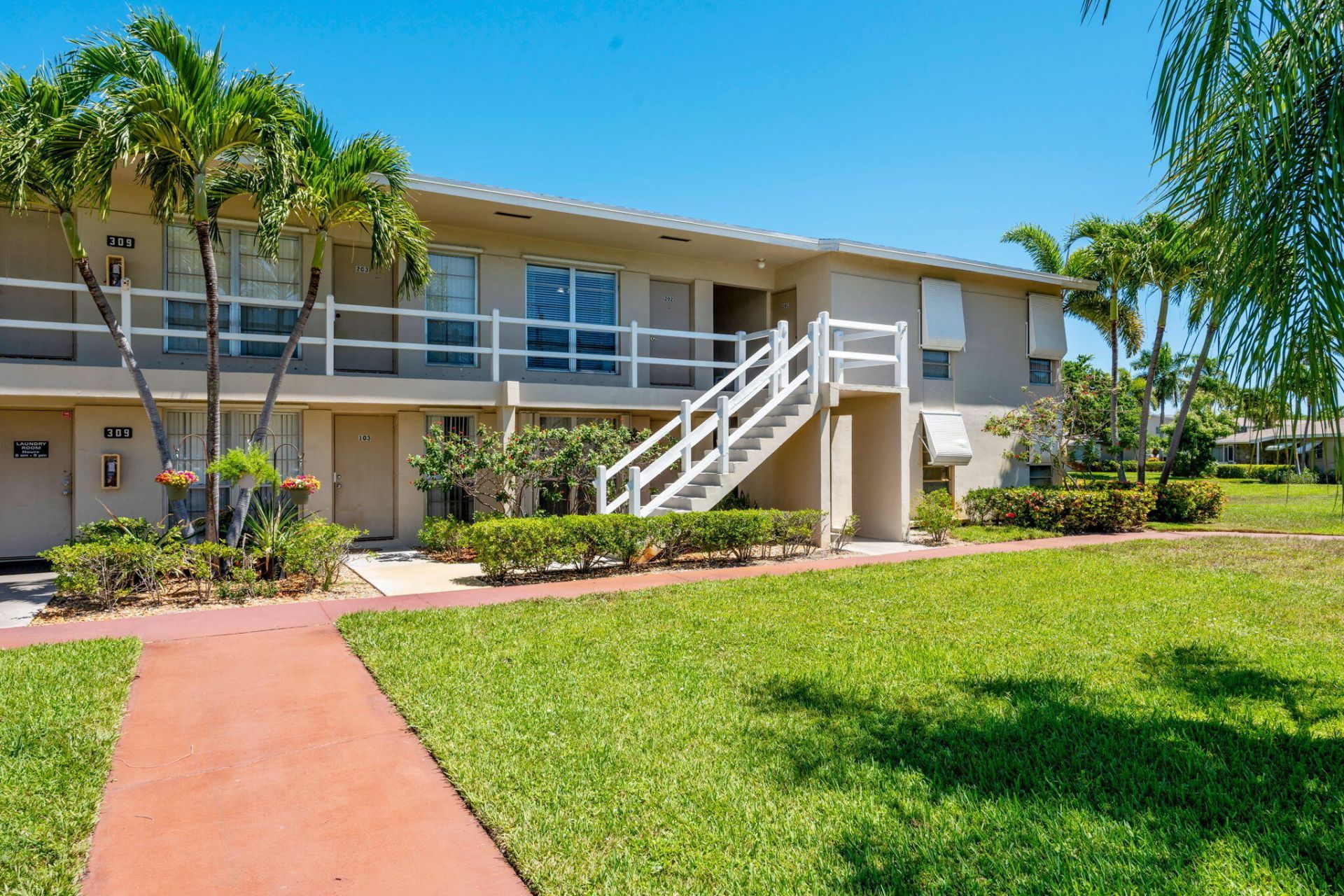 309 Circle 202 Drive S, Unit 202, Boynton Beach, FL 33435 Photo