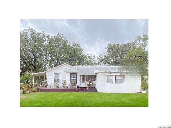 15875 Bexar, LaCoste, TX 78039