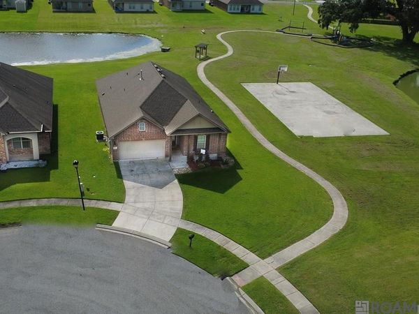 11383 Legacy Oaks Ln, Gonzales, LA 70737
