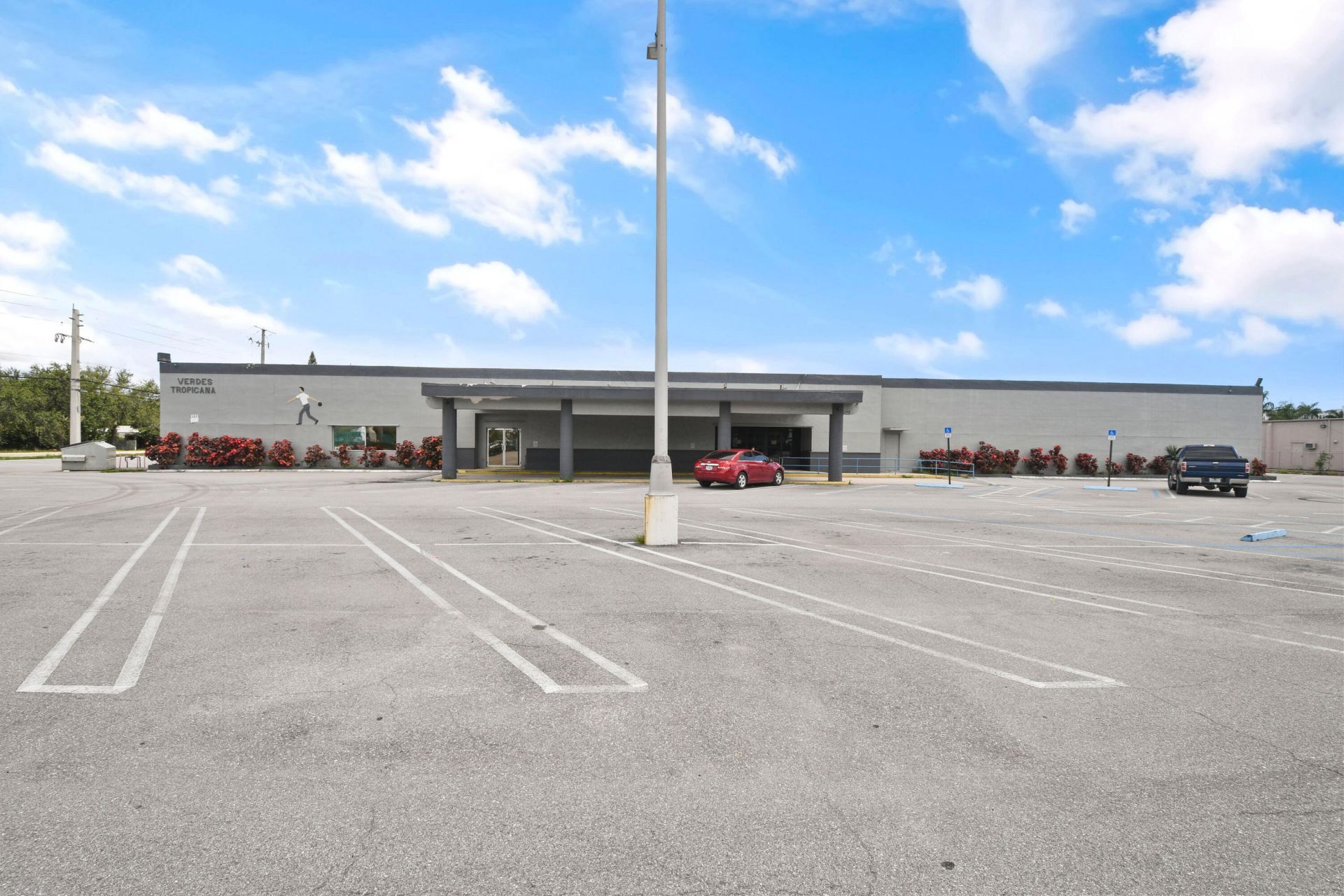 2500 N Florida Mango Road, West Palm Beach, FL 33409 Photo