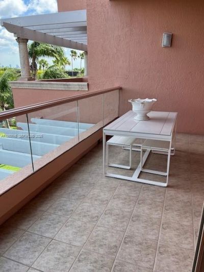 10 Edgewater Dr, Unit 4H, Coral Gables, FL 33133 Photo