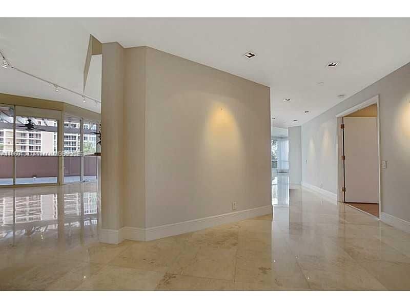 10 Edgewater Dr, Unit 4H, Coral Gables, FL 33133 Photo