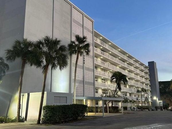 5700 NW 2nd Avenue, Unit 310, Boca Raton, FL 33487
