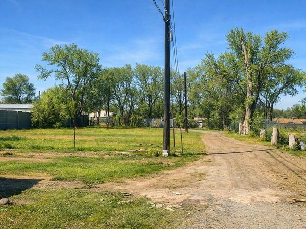 104 Suenos Lane NE, Albuquerque, NM 87107