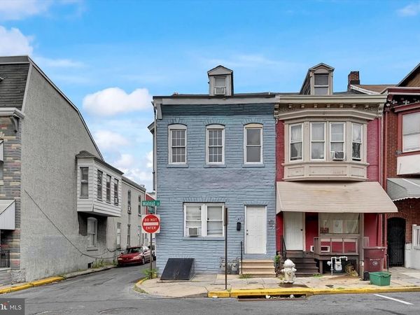1027 WALNUT STREET, READING, PA 19601