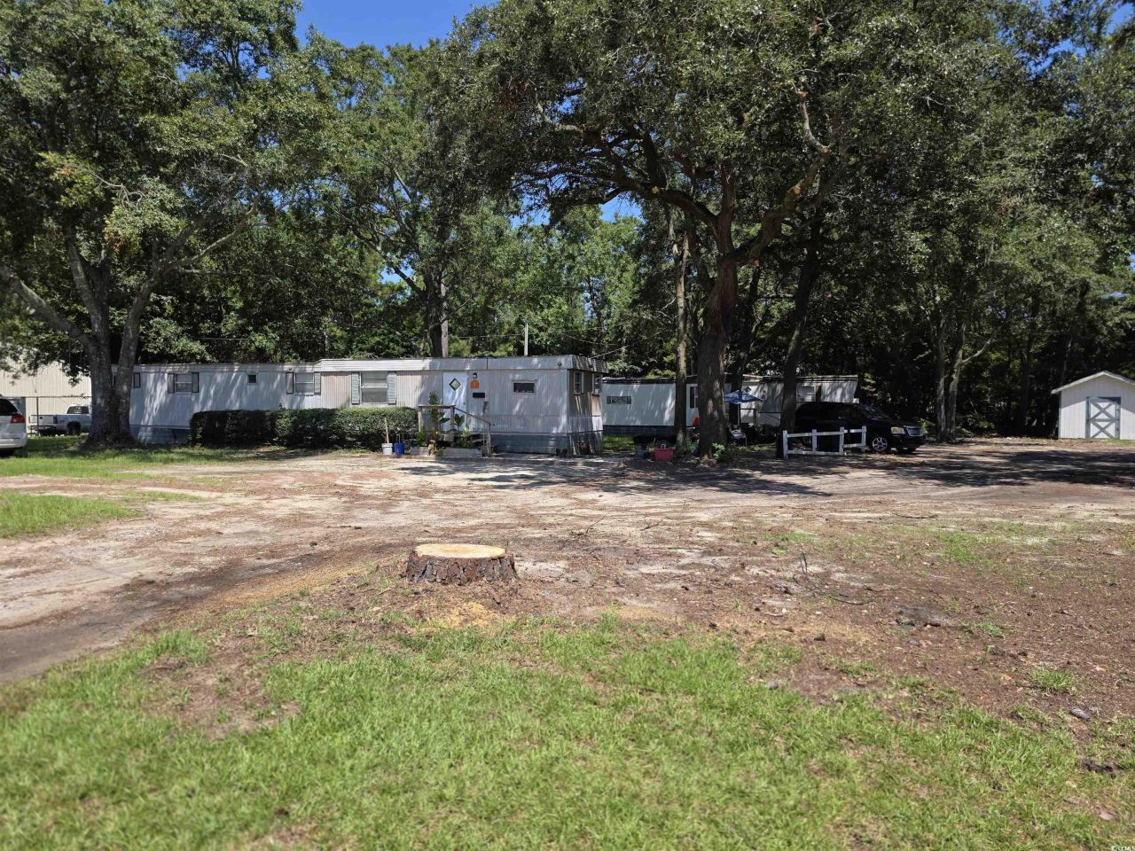 855 Nicholas St. Photo 11