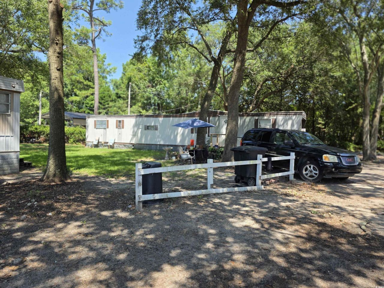 855 Nicholas St. Photo 14