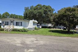 855 Nicholas St. photo 4