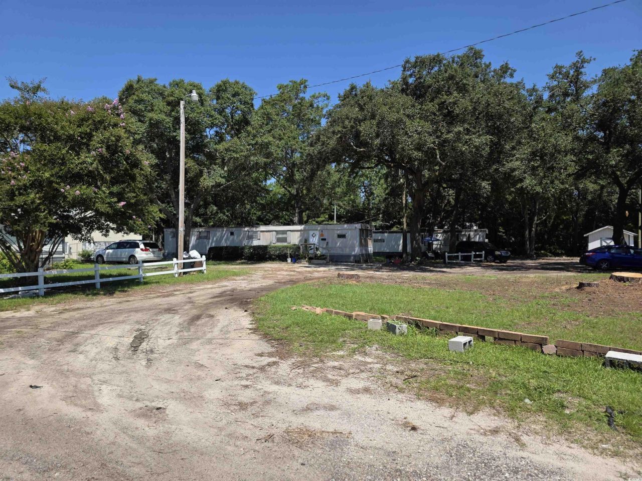 855 Nicholas St. Photo 5