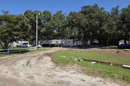 855 Nicholas St. photo 4