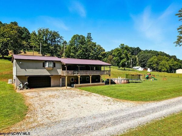 650 Sam Cavins Road, West Union, WV 26456