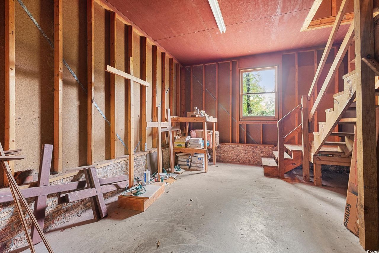 407 Palm St. Photo 33