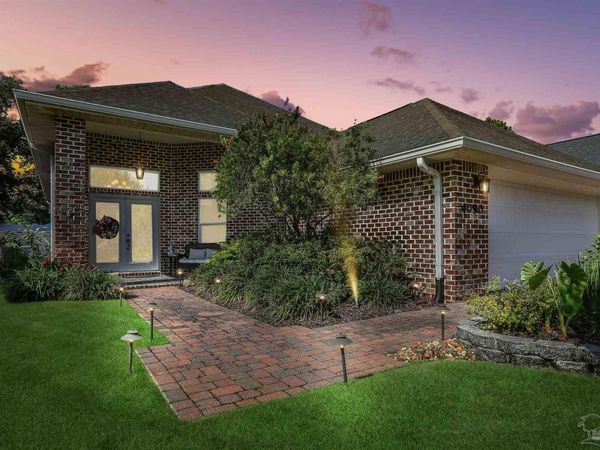 4090 Oak Pointe Dr, Gulf Breeze, FL 32563