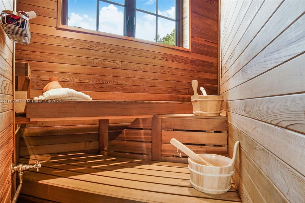 365 Gulf Rd, Key Biscayne, FL 33149 Photo