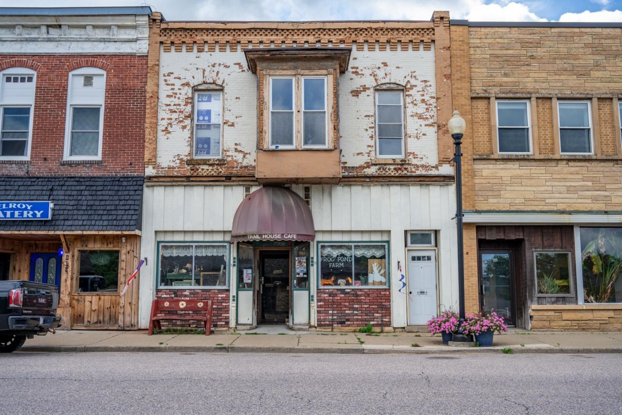 215 Main Street, Elroy, WI 53929 Main Photo