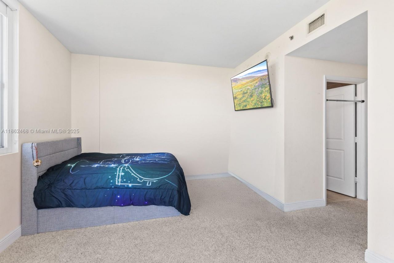 2641 N Flamingo Rd, Unit 2408N, Sunrise, FL 33323 Photo