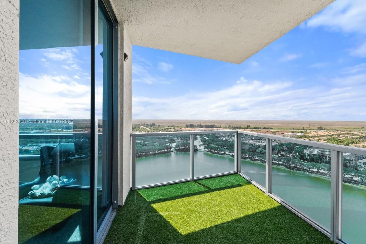 2641 N Flamingo Rd, Unit 2408N, Sunrise, FL 33323 Photo