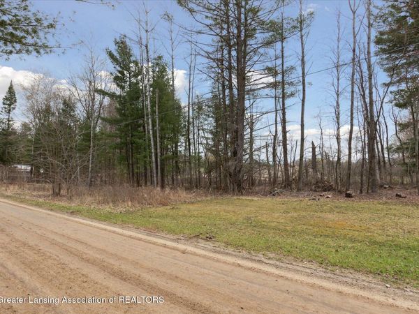 5301 Evarts Drive, Lake, MI 48632