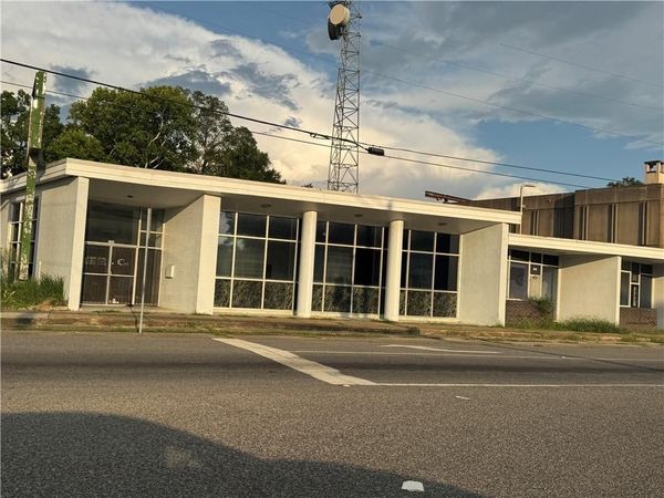 520 Wilson Avenue N, Mobile, AL 36610