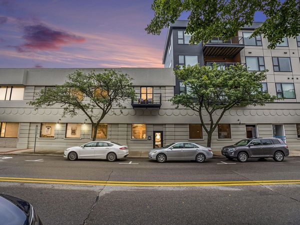 300 Washington Avenue, Unit 2, Grand Haven, MI 49417