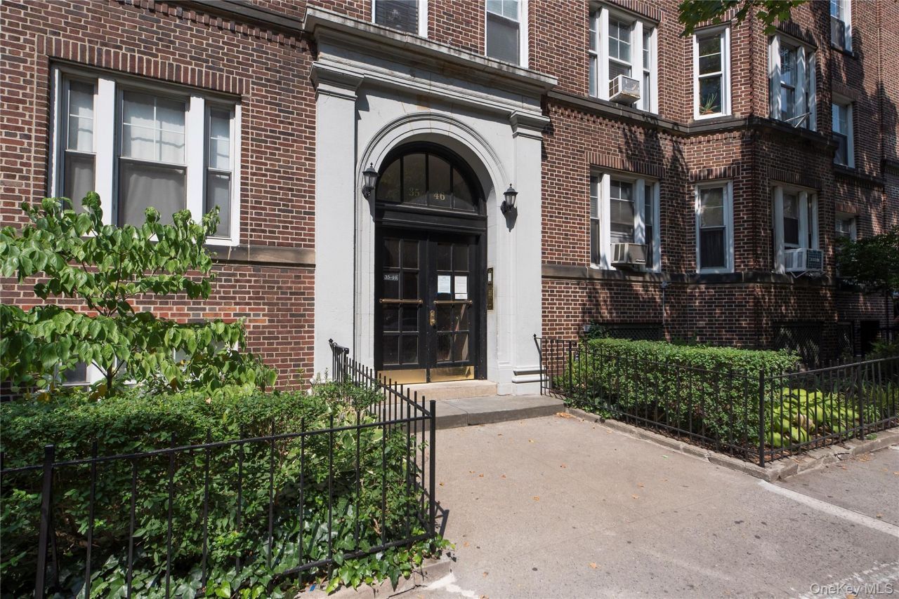 35-46 79 Street, Unit 43, Jackson Heights, NY 11372 Main Photo