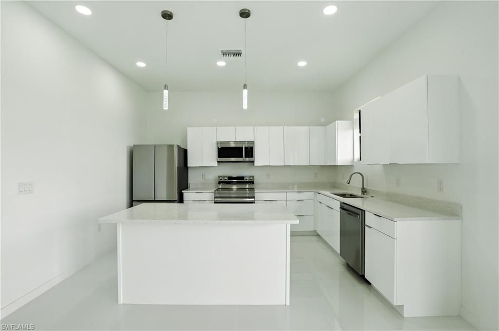 2725 Embers Pkwy W, Cape Coral, FL 33993 Photo