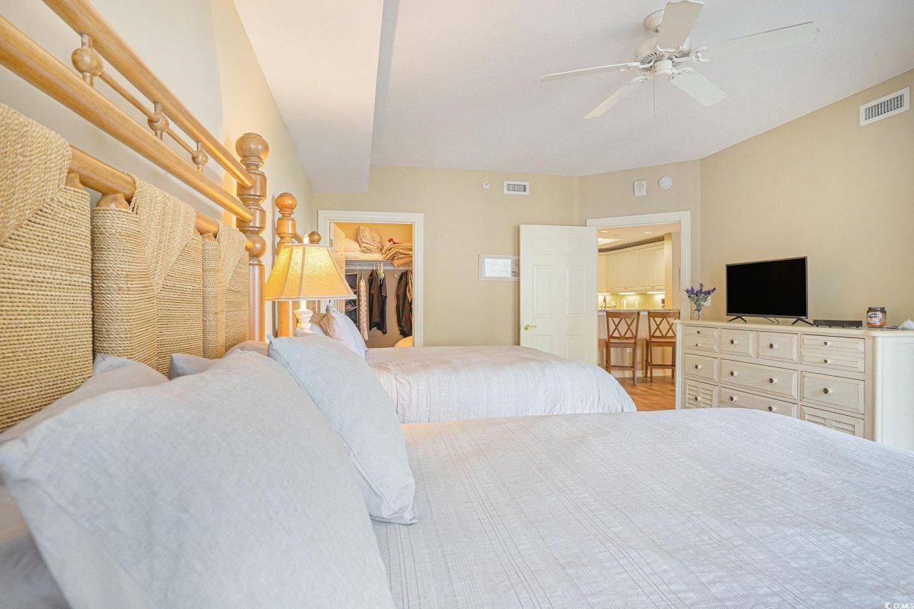 9994 Beach Club Dr. Photo 18