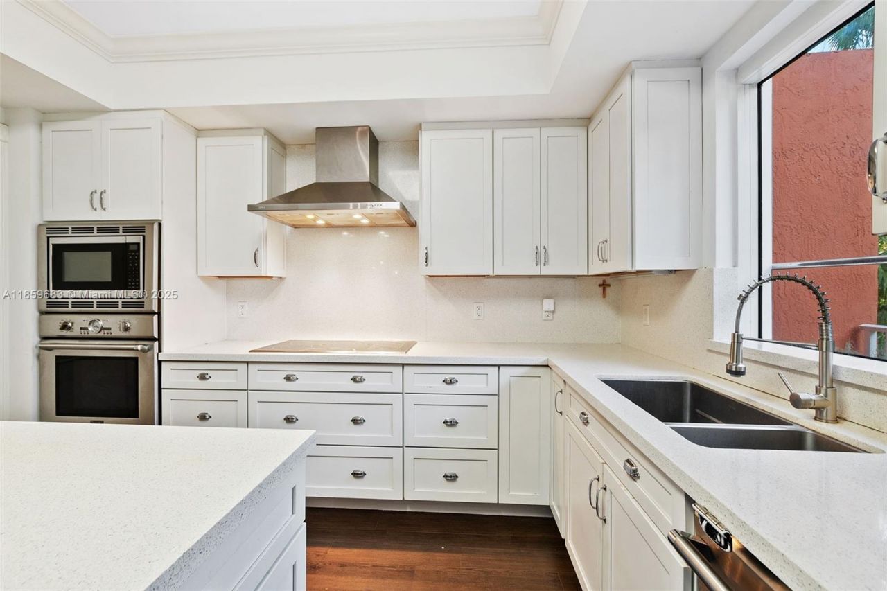 781 Crandon Blvd, Unit 306, Key Biscayne, FL 33149 Photo