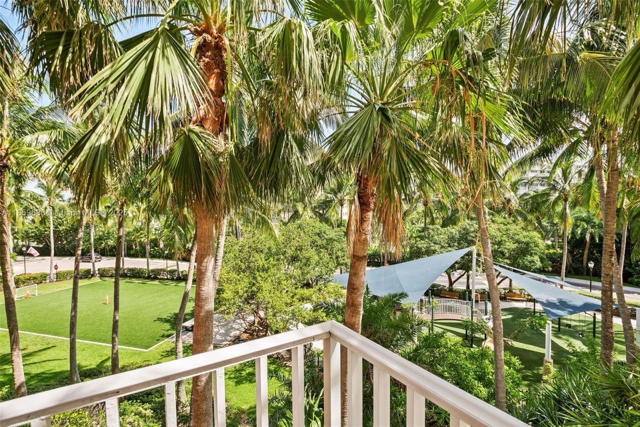 781 Crandon Blvd, Unit 306, Key Biscayne, FL 33149 Photo