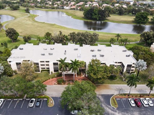16251 Golf Club Rd, Unit 110, Weston, FL 33326