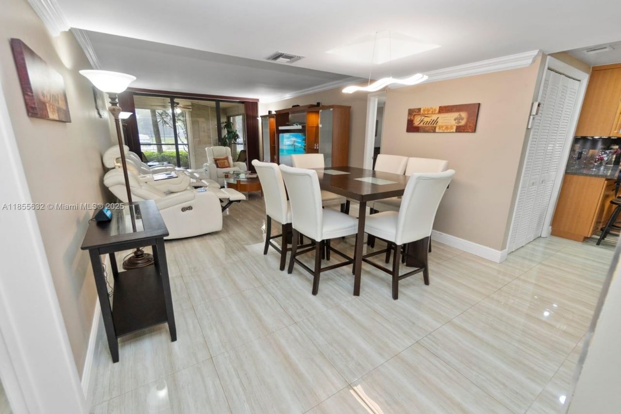 16251 Golf Club Rd, Unit 110, Weston, FL 33326 Photo