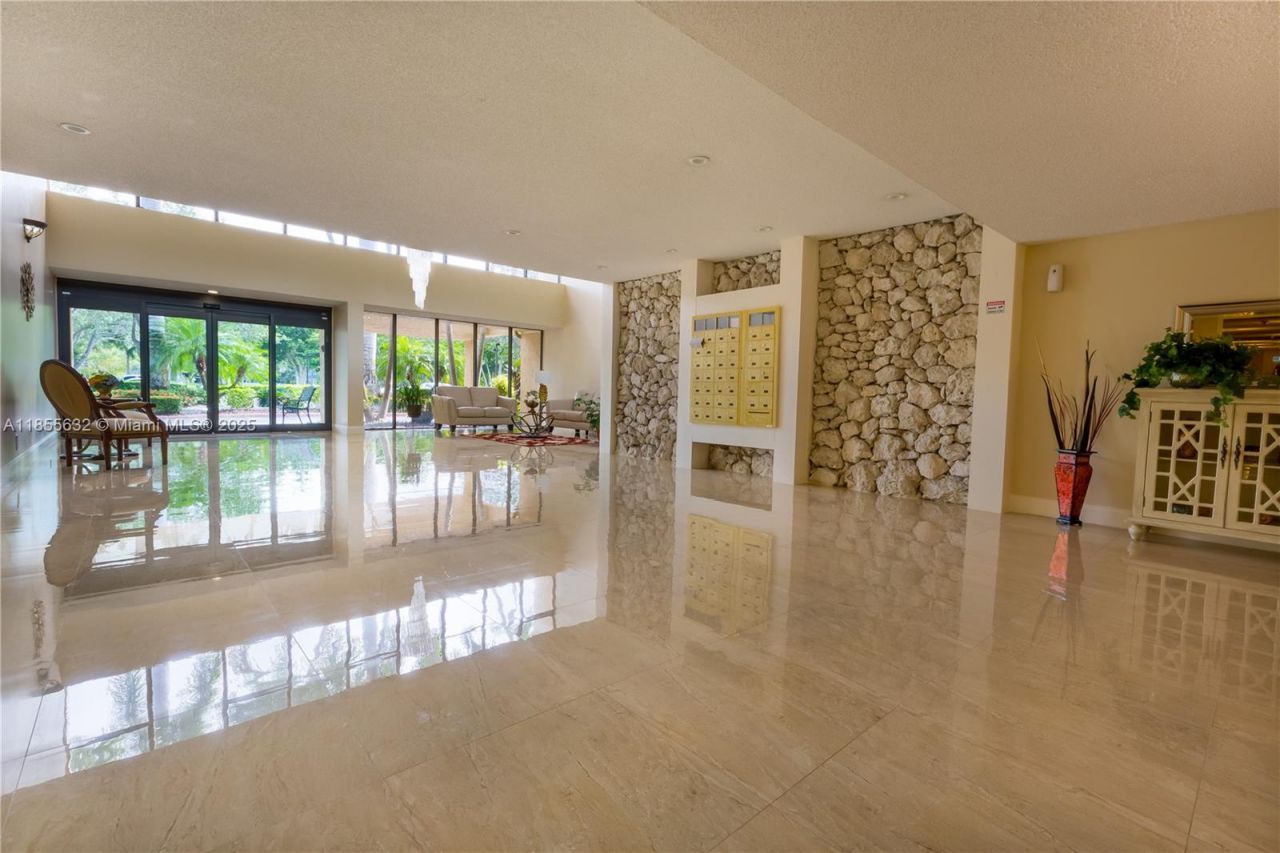 16251 Golf Club Rd, Unit 110, Weston, FL 33326 Photo